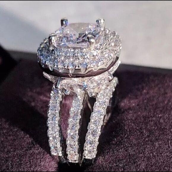 💎A144💎 GORGEOUS STERLING SILVER PAVE HALO DIAMOND RING - Picture 2 of 10